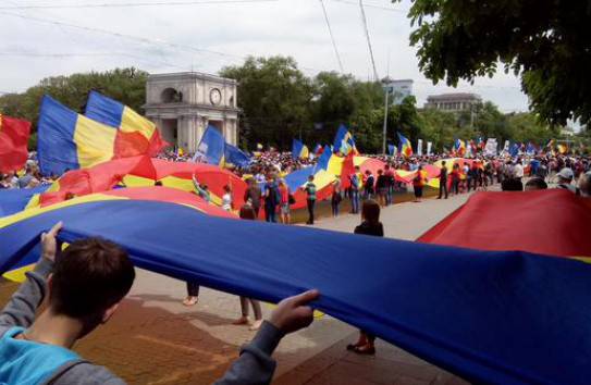 Сторонники объединения Молдавии с Румынией провели в Кишиневе митинг