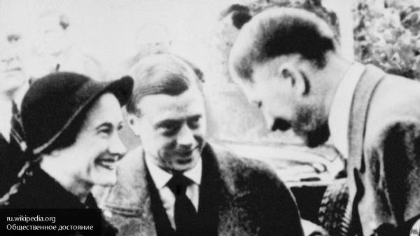 Кем Гитлер был для Английской Королевы?