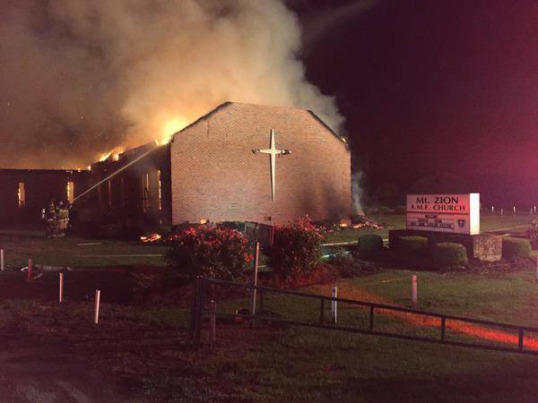 В США из-за Обамы сгорела седьмая за неделю церковь!