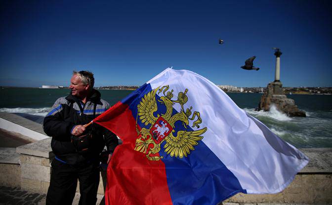 Назло Киеву: Треть украинцев готовы признать Крым российским, половина — за второй государственный язык Назло Киеву: Треть украинцев готовы признать Крым российским, половина — за второй государственный язык