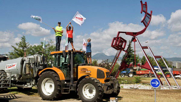 Французские фермеры блокируют въезды грузовиков на границе с ФРГ