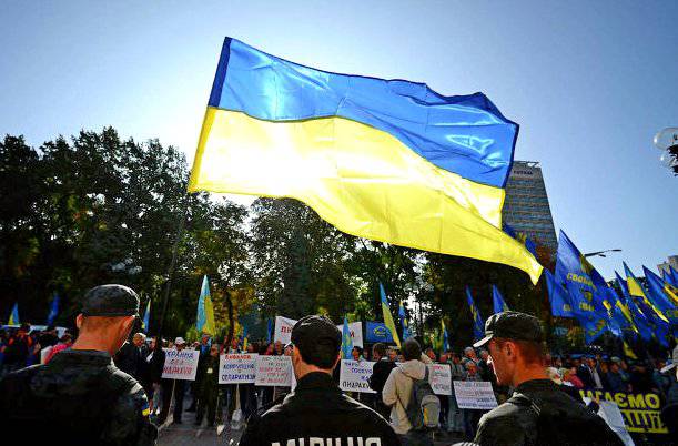 Украину разрывают внутренние противоречия