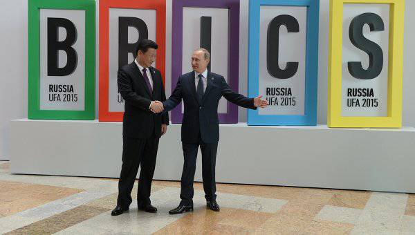 Foreign Policy: Россия и Китай строят выдающийся союз от Шанхая до Петербурга
