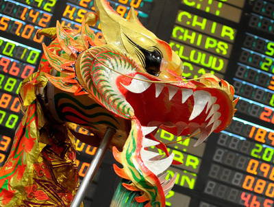 Америка пыталась обрушить китайский фондовый рынок в отместку за создание Банка БРИКС?