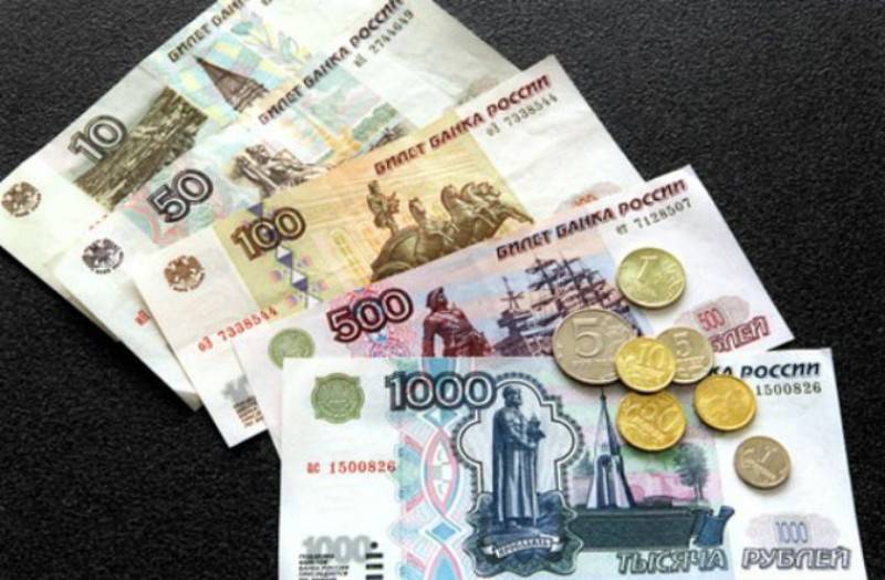 С 1-го сентября российский рубль станет основной денежной единицей ЛНР