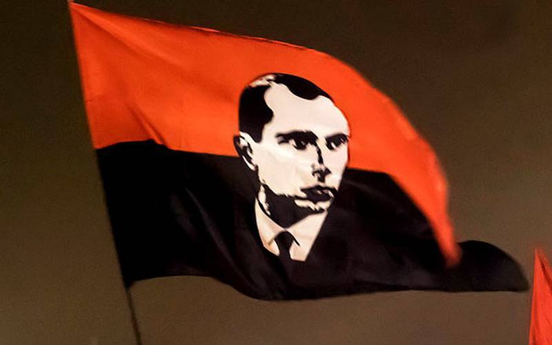 Киев просит Папу Римского канонизировать Бандеру Киев просит Папу Римского канонизировать Бандеру