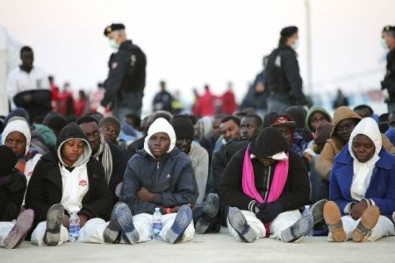 Украина- цэ Европа? ЕС отправляют в Киев 100 африканских мигрантов по квоте Евросоюза