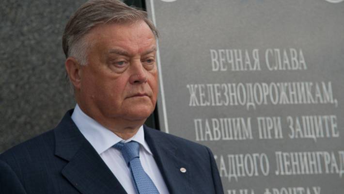 Якунин: первая ласточка ветра перемен Якунин: первая ласточка ветра перемен