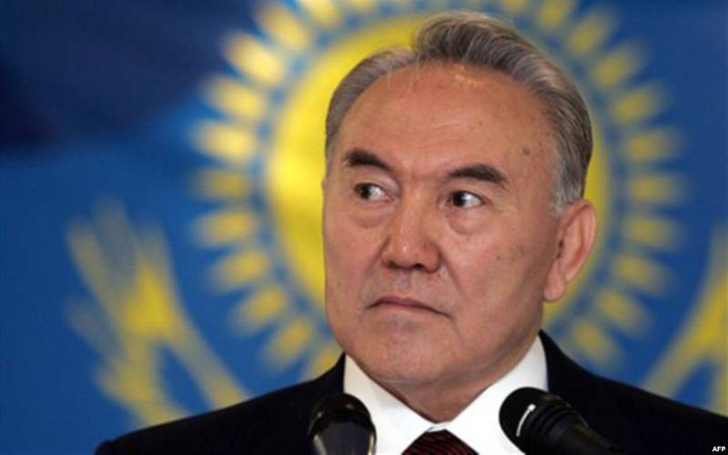 Падение тенге: Назарбаев предупредил бизнес о неминуемом наказании за повышение цен на продукты