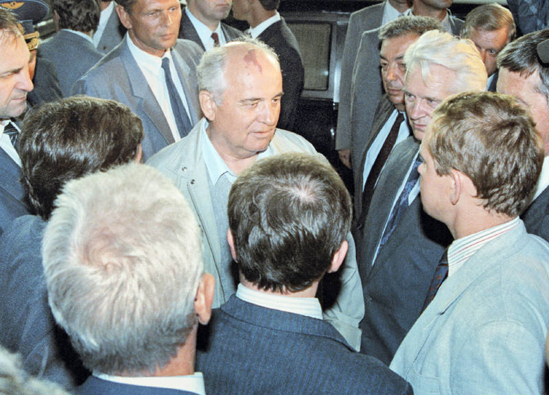 Заложники в Форосе. «Всем было обидно подыхать за Горбачева»