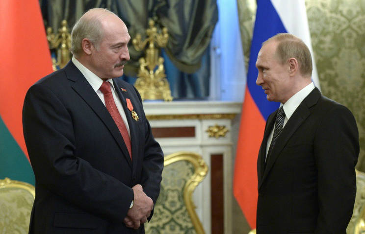 Россия кредитует Белоруссию накануне выборов