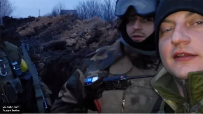 Правосеки пригрозили «шлюхе»-Порошенко шоколадкой Правосеки пригрозили «шлюхе»-Порошенко шоколадкой