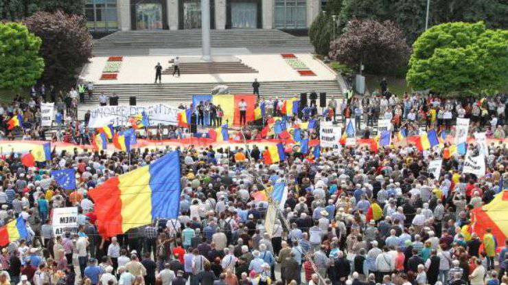 Парадоксы и закономерности молдавской политики
