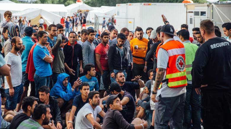 Мигранты: Германию накрывает цунами