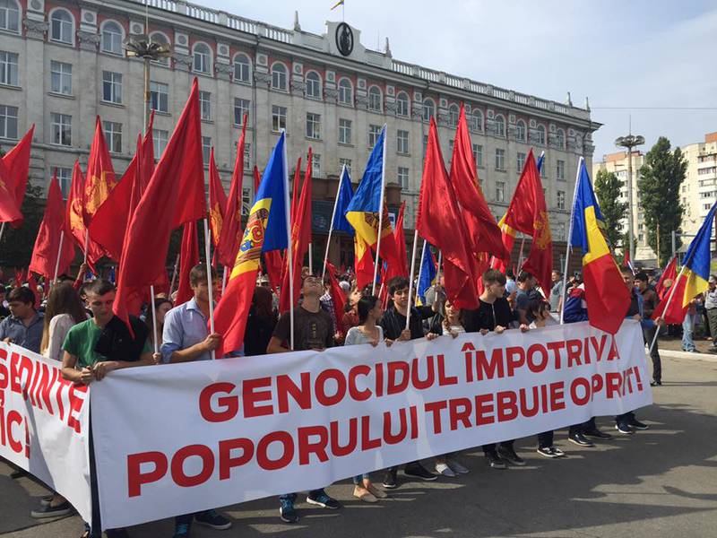 Красное и черное: два протеста в Молдавии