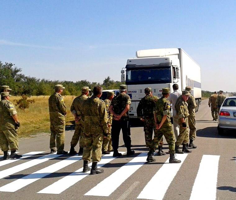 Первая ночь блокады Крыма: через границу не прошел ни один грузовик