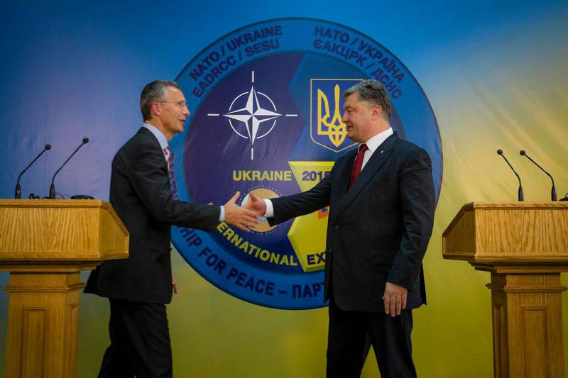 «Демократия» НАТО уже на Украине