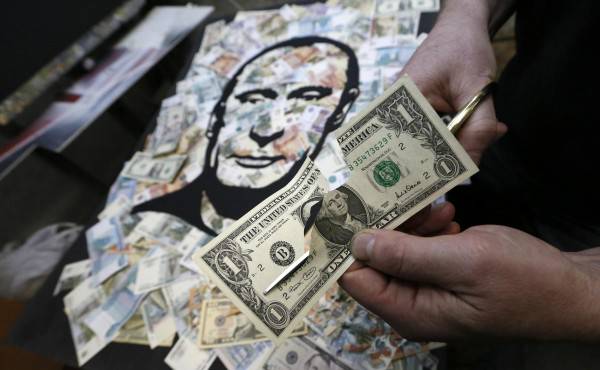 Прослезясь, напечатал рублей…