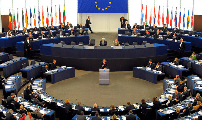 Еврокомиссия представила план по разрешению миграционного кризиса