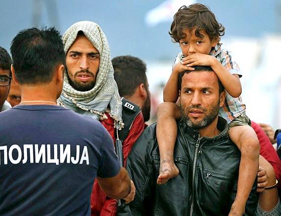 Взрывная волна: нашествие мигрантов в Европу - заговор "арабского мира"?