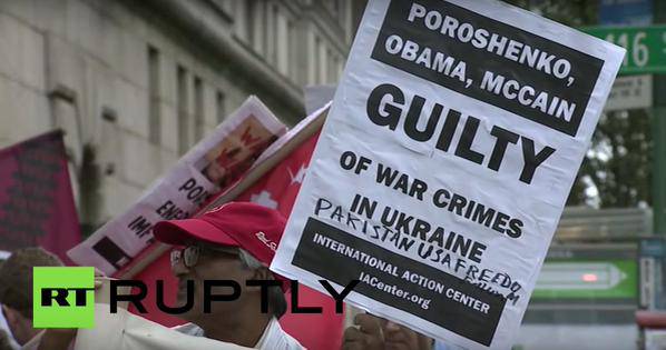 Нью-Йорк встретил Порошенко акцией протеста: Остановите неонацизм на Украине!