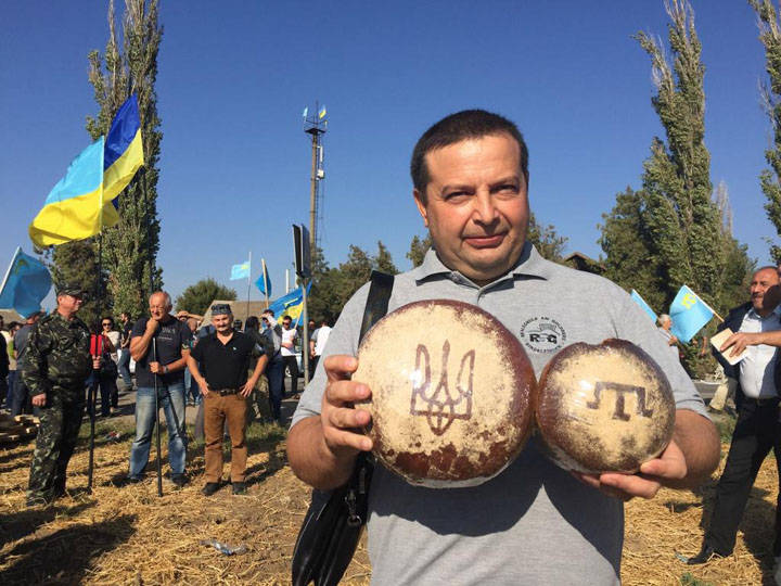 «Блокада» Крыма: обычный рэкет и очередной развод