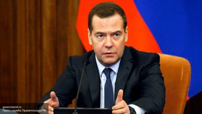 Медведев о запрете евро и доллара: «Россия не будет закрываться»