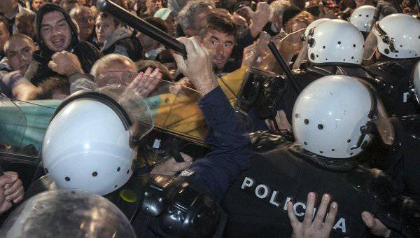 Черногория: элита — за НАТО, а народ — против