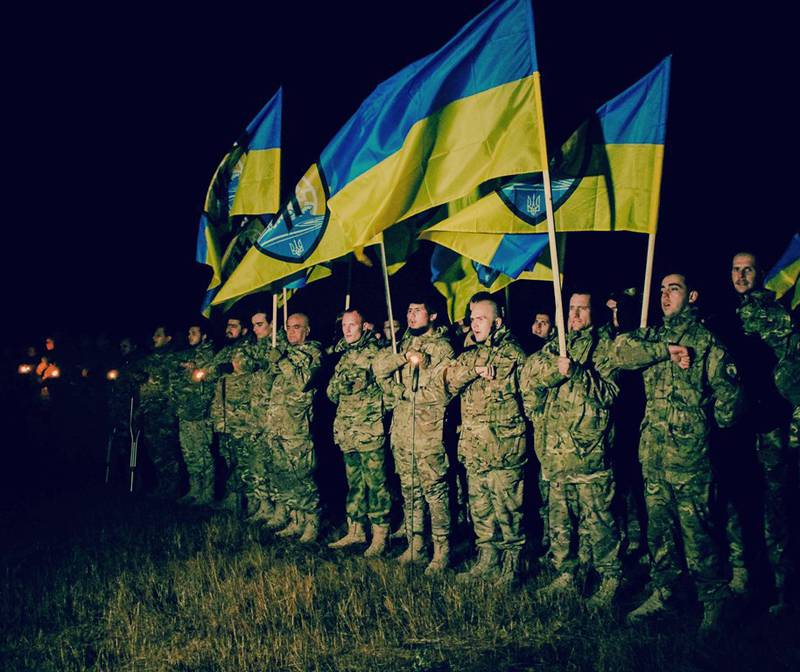 Факельное шествие неонацистов «Азова» накануне выборов в Мариуполе Факельное шествие неонацистов «Азова» накануне выборов в Мариуполе