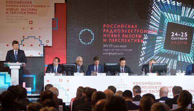 Две руки российского импортозамещения Две руки российского импортозамещения