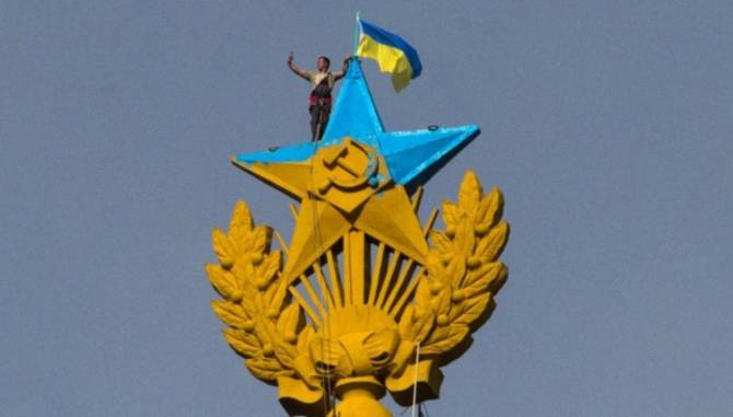 Петлюра против Кумача: Украина бредит десоветизацией Петлюра против Кумача: Украина бредит десоветизацией