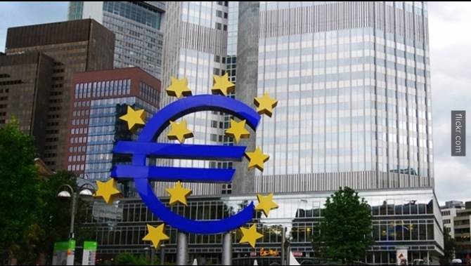 Евросоюз больше заинтересован в защите банков и евро, чем в уходе за гражданами