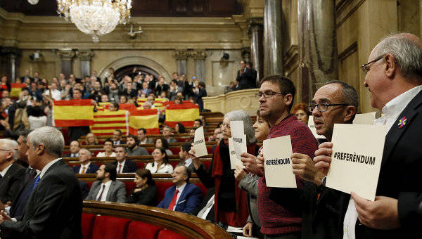 ЕК не комментирует принятие резолюции о начале отделения Каталонии