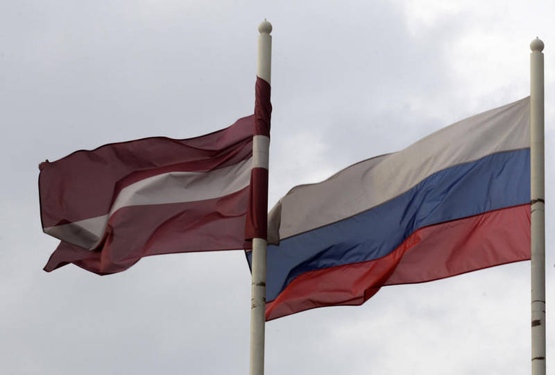 Депутаты Госдумы просят направить к странам Балтии встречные финансовые иски