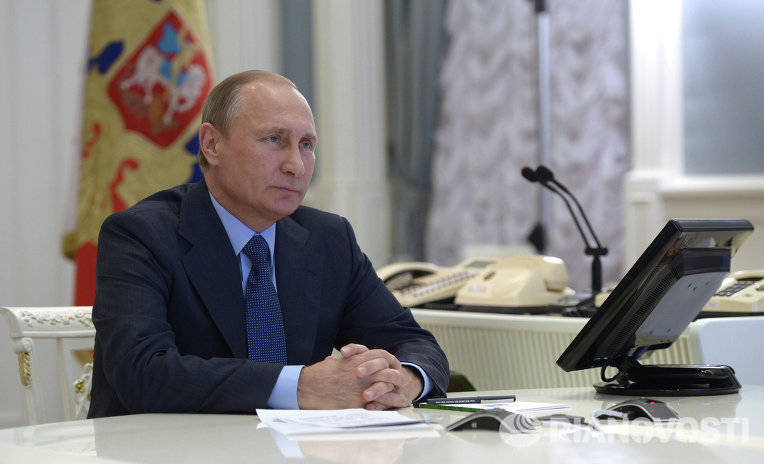 Путин: русские СМИ за рубежом помогают бороться со стереотипами о РФ