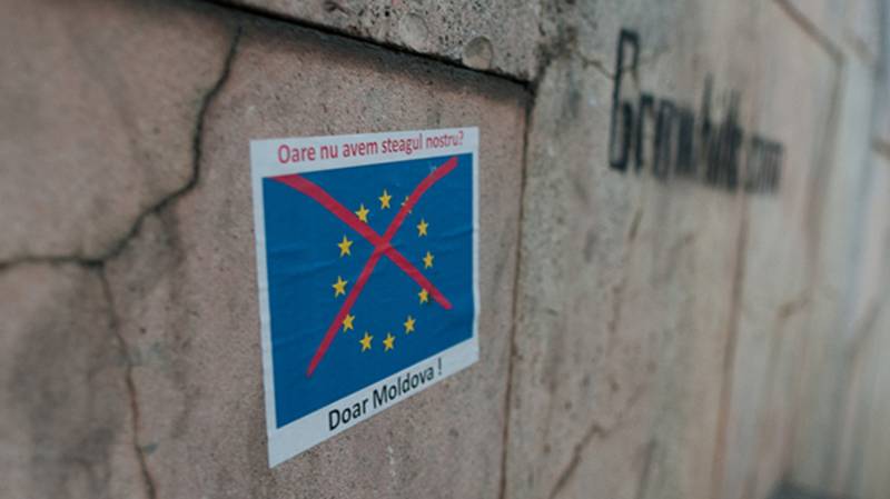 На грани паники: молдавские прозападники цепляются за власть