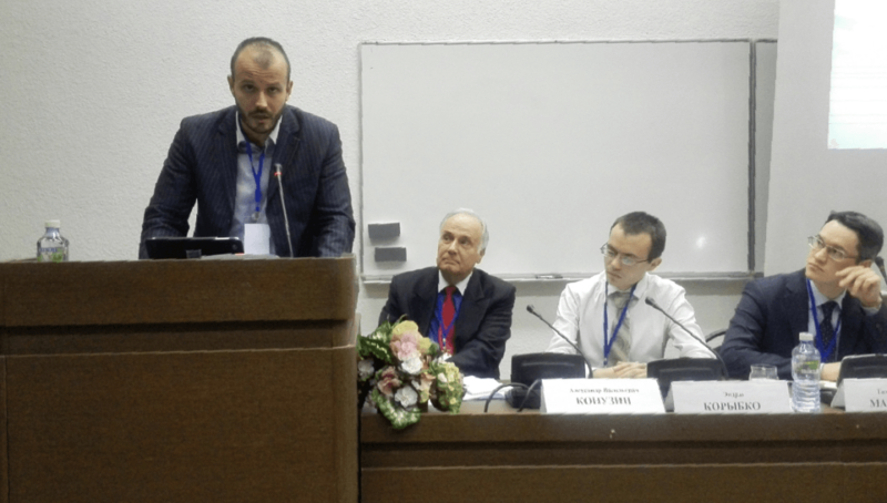 Джуканович потерял доверие как на Западе, так и на Востоке Джуканович потерял доверие как на Западе, так и на Востоке