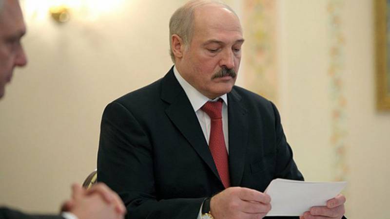 В память о Милошевиче и с видами на Россию: Лукашенко заигрывает с Балканами