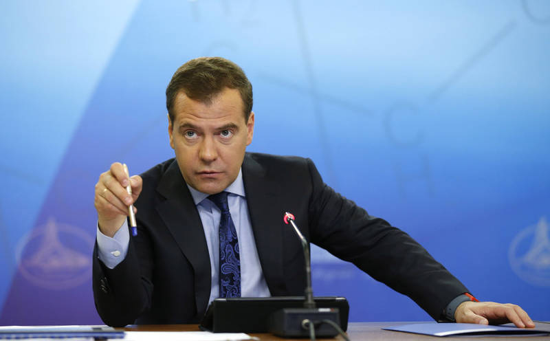 Медведев внес в Госдуму законопроект о репрессиях