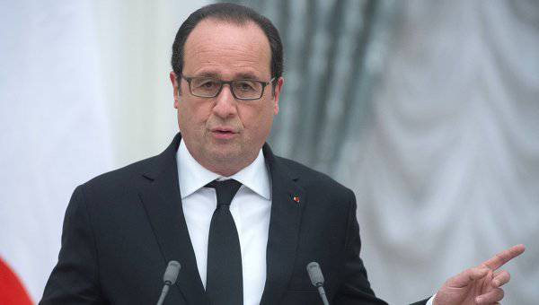 Олланд назвал скандальными несанкционированные манифестации в Париже