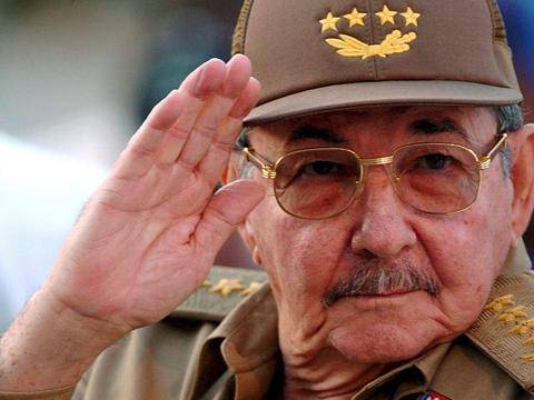 Рауль Кастро уйдёт с поста главы в 2018 году