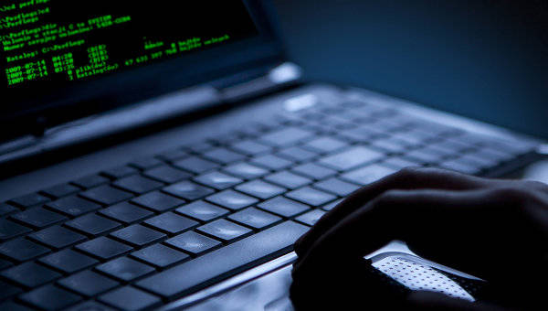 Хакеры взломали сайт ФБР и личную почту заместителя директора бюро