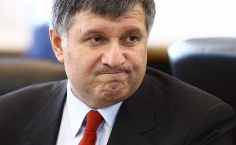 Аваков пригрозил США отставкой Аваков пригрозил США отставкой