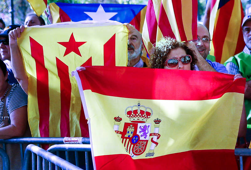 КС Испании аннулировал резолюцию Каталонии о независимости