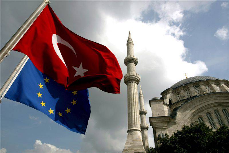 Politico: Евросоюз боится принимать Турцию в свои ряды