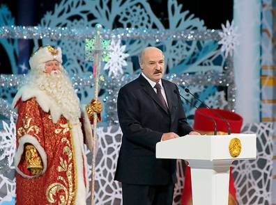 Новогодние подарки белорусам: цензура, пропаганда и рост цен