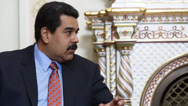 Президент Венесуэлы попросил министров уйти в отставку