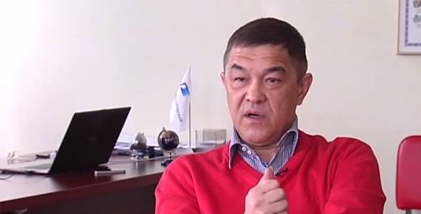 Хисамов: Коломойский и Порошенко должны перегрызть друг другу глотки Хисамов: Коломойский и Порошенко должны перегрызть друг другу глотки