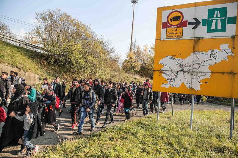 Словения вводит новые правила для беженцев: без языка – без пособия
