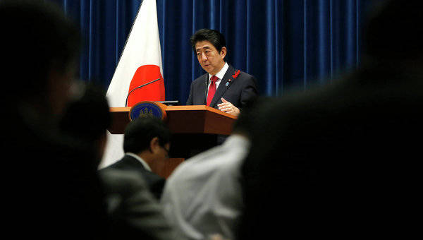 Абэ хочет продолжить вести "упорные переговоры" с РФ по южным Курилам